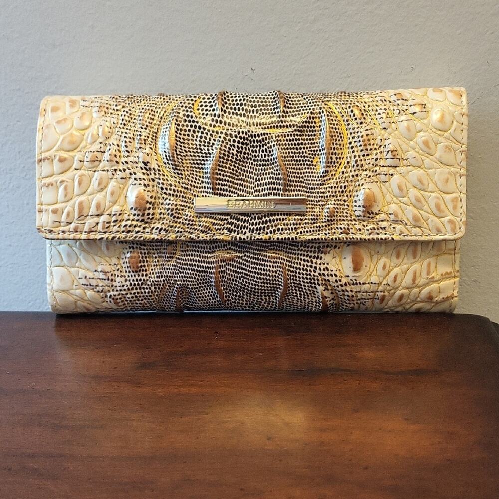 Brahmin Elegant Cream and Brown Wallet EUC
